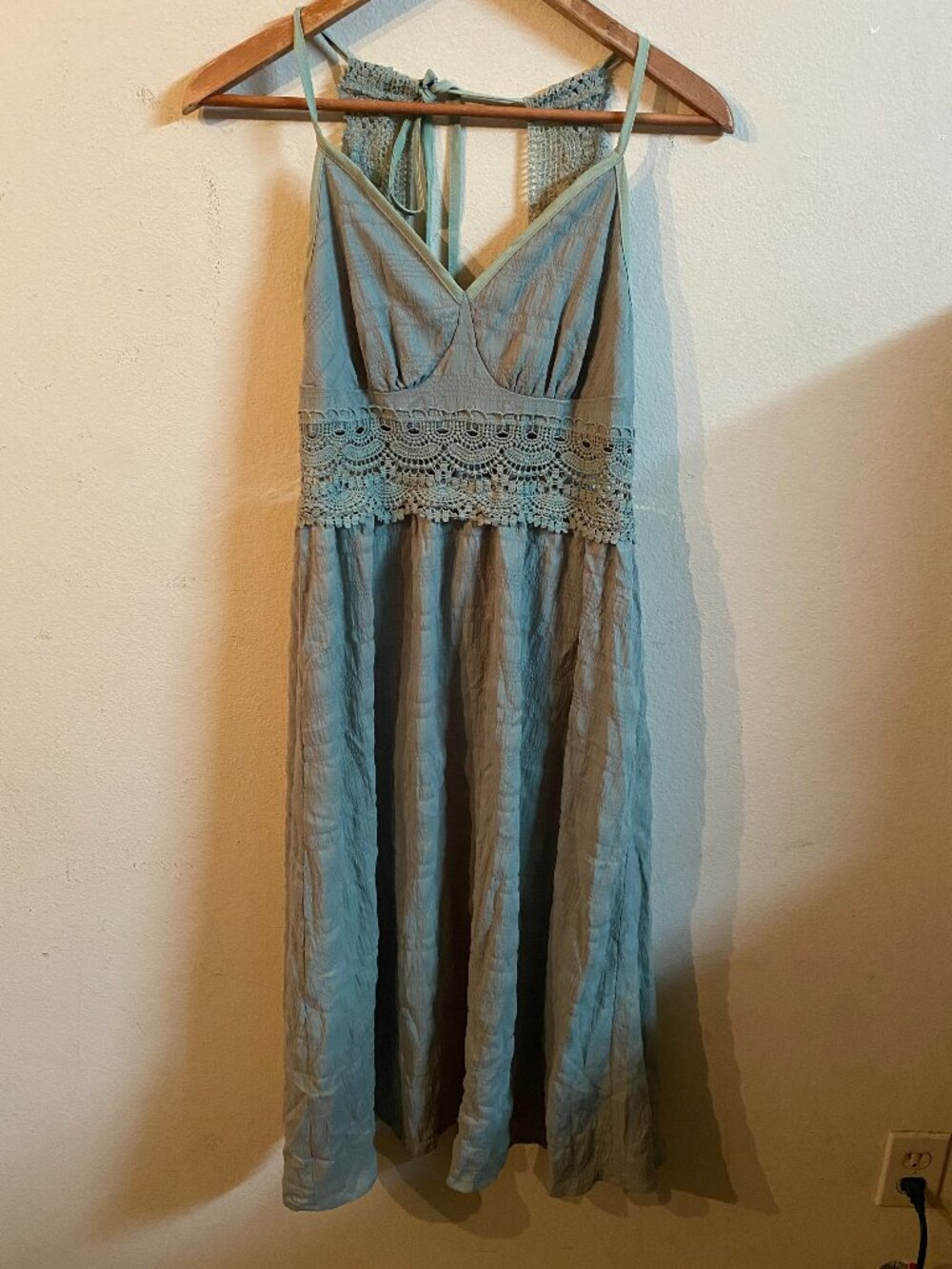 NO BRAND SMALL SAGE GREEN BOHO-CHIC BACKLESS SUNDRESS